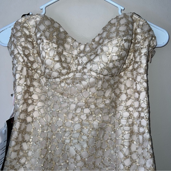 NWT Bebe Gold Cream Sequin Strapless Isis Feather Dress Women’s Medium New Tags - Picture 4 of 11